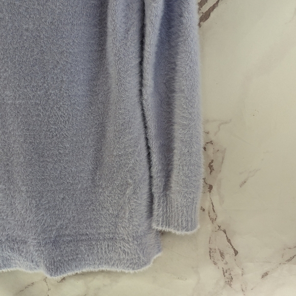 Boston Proper Sweater Womens Medium Purple Fuzzy Eyelash Slouchy Shoulder V Neck - Picture 4 of 9